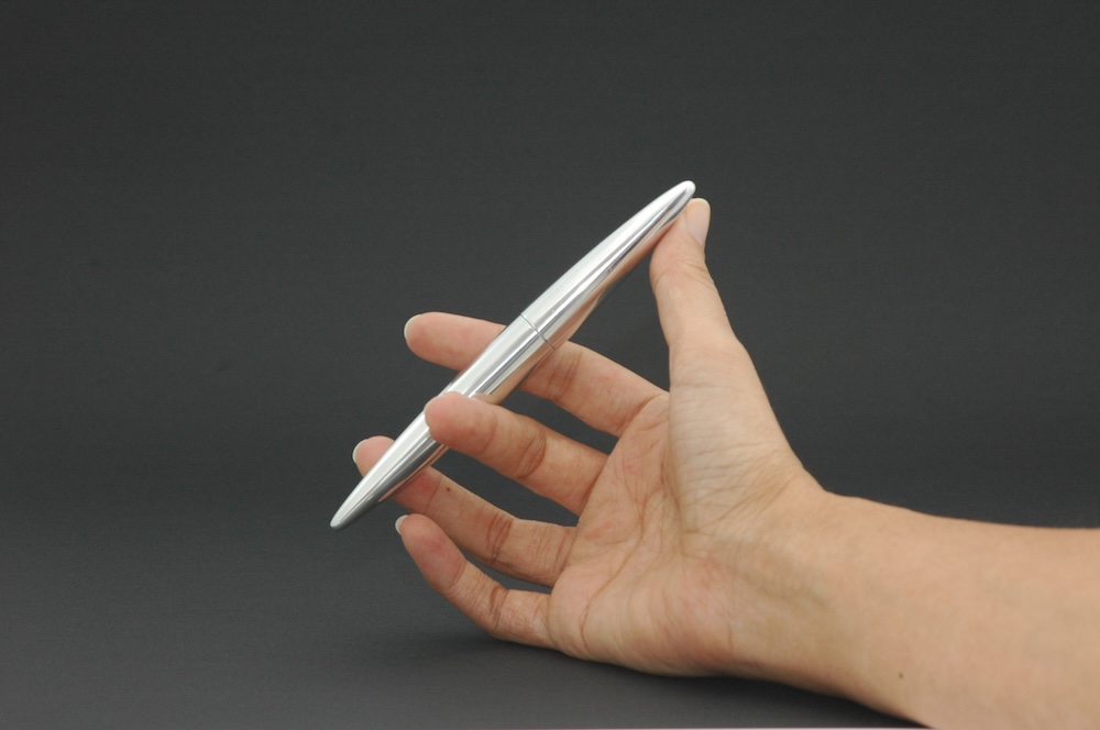 Zeppelin · horizontal gehalten
